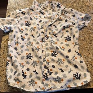 North Face Men’s 2Xl Button Down Short sleeve Dress Shirt.